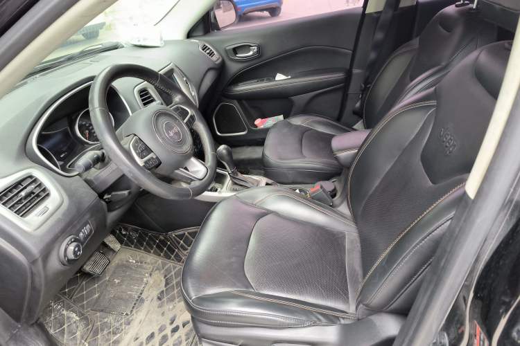 Used Jeep Compass 2017 200T Automatic Family Edition
