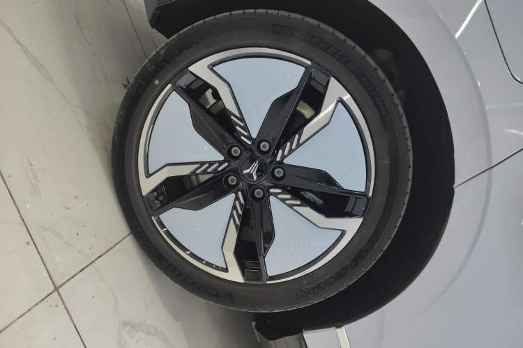 Used VOYAH PASSION 2023 Four-Wheel Drive Flagship Edition Exterior 5