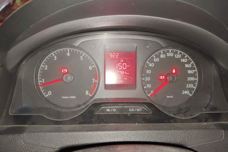 Used Volkswagen Santana 2015 1.6L Manual Comfort Edition
