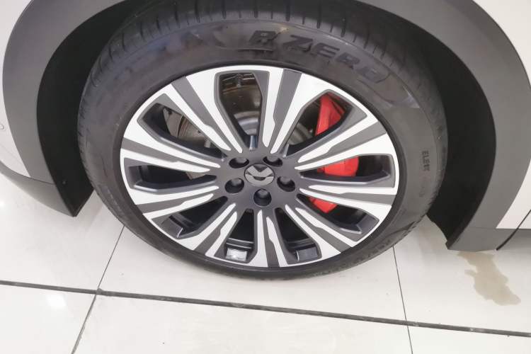 Used Nio ES8 2023 75 kWh Left Front Wheel Hub