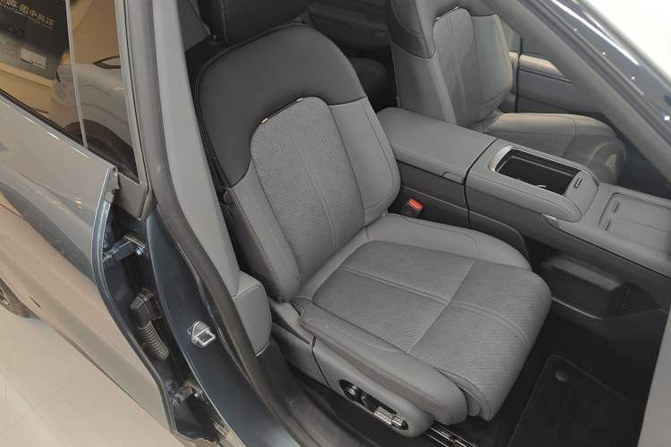 Used Zeekr 7X 2025 100kWh Long-Range All-Wheel Drive Intelligent Driving Version
