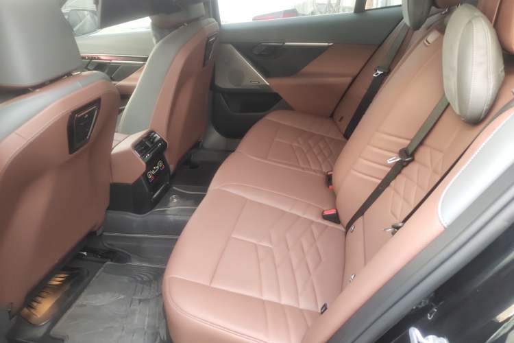 Used BMW i5 2025 eDrive 40L M Sport Package Left Rear Seat