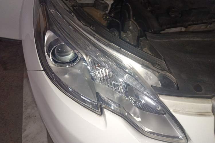 Used Peugeot 2008 2014 1.6L Manual Fashion Edition Right Front Headlight