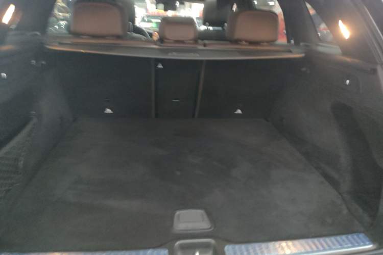 Used Mercedes-Benz GLC 2020 Facelift GLC 300 L 4MATIC Dynamic Edition
