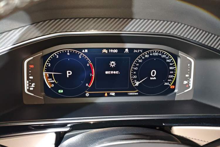 Used Volkswagen Tiguan L 2023 Facelifted 380TSI Automatic All-Wheel Drive R-Line Plus Version 7-Seater
