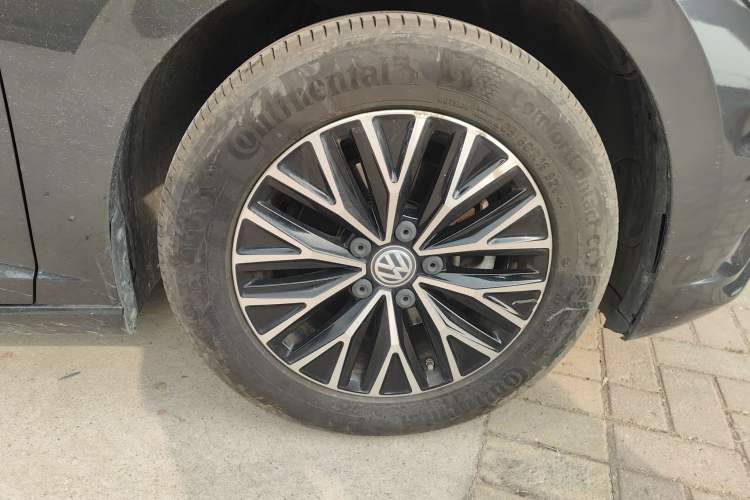Used Volkswagen Sagitar 2020 200TSI DSG Comfort Version China VI Standard Right Front Wheel Hub