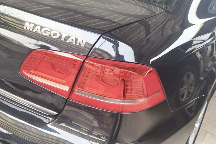 Used Volkswagen Magotan 2016 1.8TSI Smart Comfort Model Right Rear Taillight