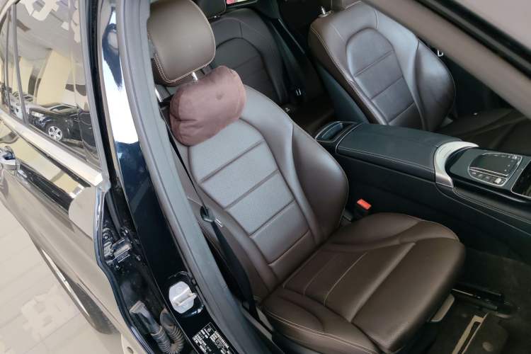 Used Mercedes-Benz GLC 2020 Facelifted GLC 260 L 4MATIC Dynamic Edition Right Front Seat