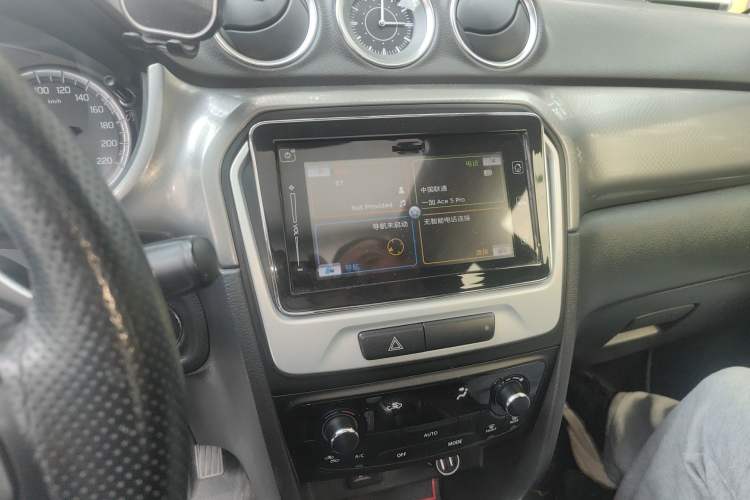 Used Suzuki Vitara 2016 1.4T Automatic 4x4 Flagship Model Audio And AC Panel