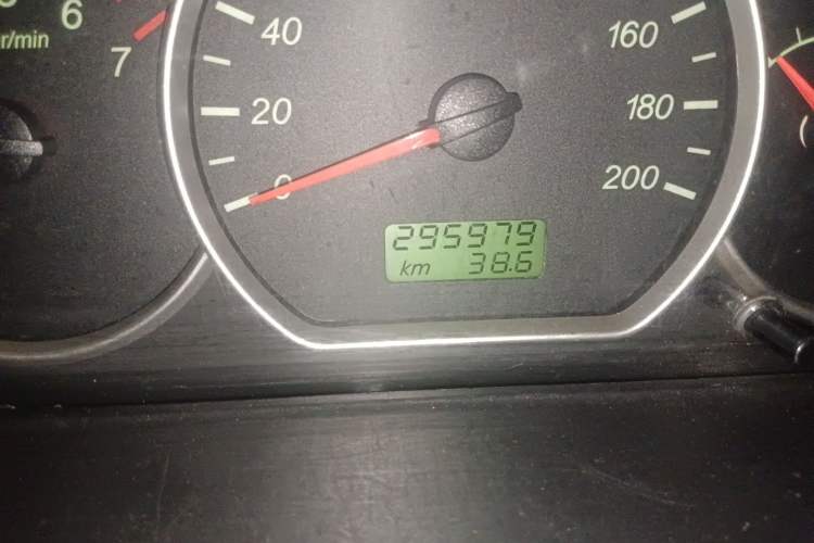 Used Wuling Hongguang 2014 1.5L Base Version Odometer Close Up