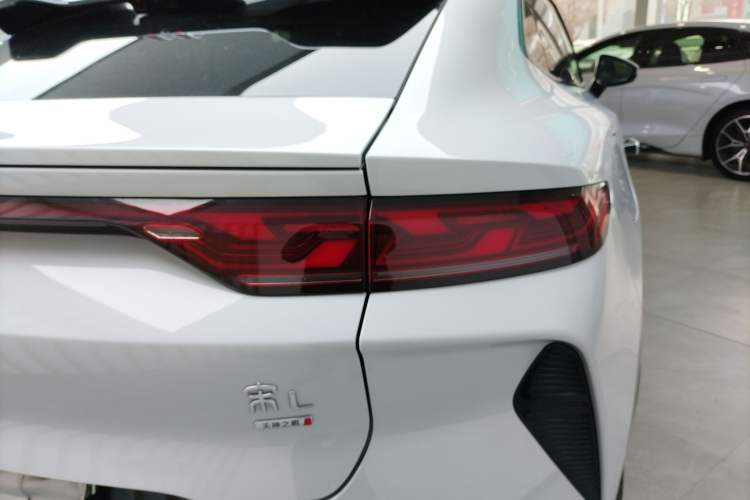 Used BYD Song L EV 2025 Intelligent Driving Version 662 km LiDAR Excellence Edition