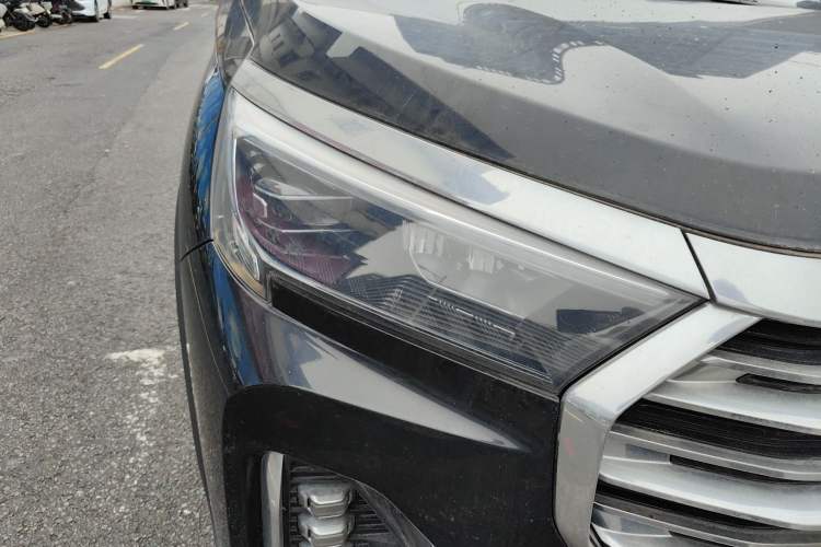 Used JETOUR X90 PLUS 2023 Revised 1.5T Manual 7-Seater Family Van Right Front Headlight