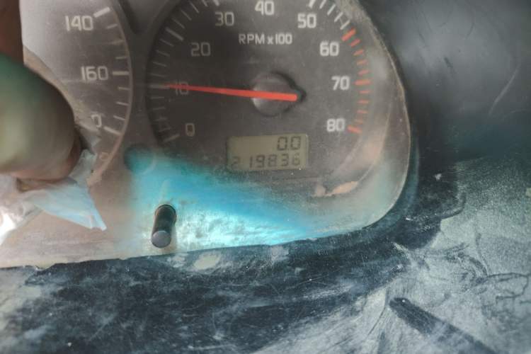 Used Jinbei Hiace 2011 2.0L 5th Generation Kuaiyunwang Comfort Type K 4G19 Odometer Close Up