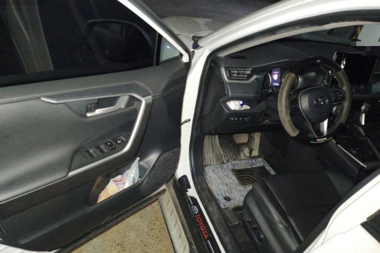 Used Toyota Wildlander 2022 Dual-Motor 2.5L E-CVT 4x4 Luxury PLUS Edition
