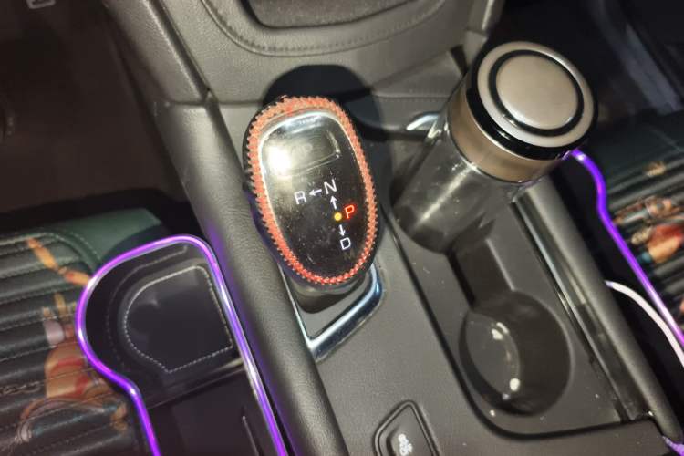 Used Cadillac XT5 2018 25T Luxury Model Gear Lever