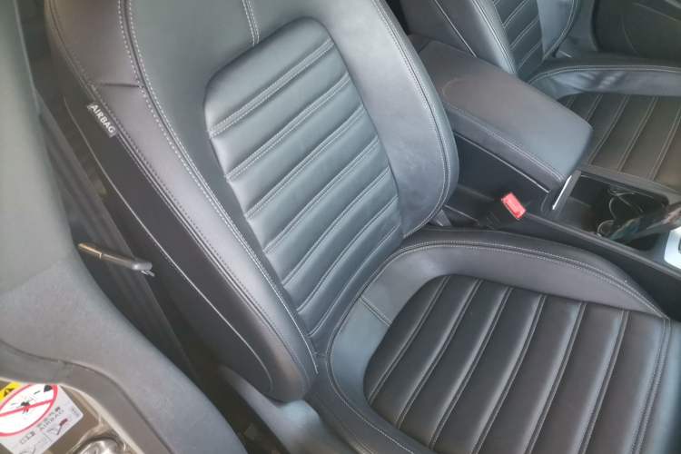 Used Volkswagen FAW-Volkswagen CC 2015 1.8TSI Prestige Model
