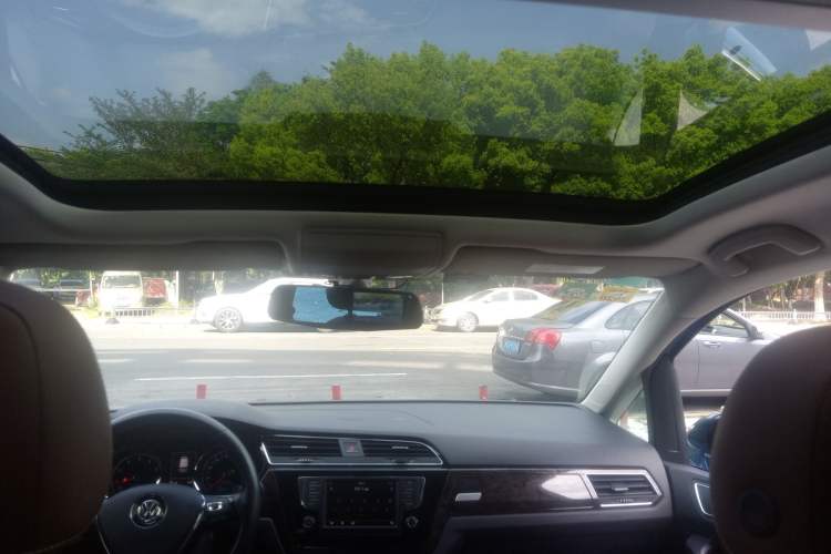 Used Volkswagen Touran 2016 Volkswagen Touran L 330TSI DSG Luxury Edition