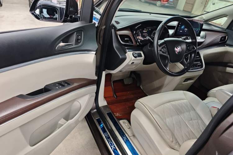 Used Buick GL8 2021 Land Cruiser Executive Class 652T Luxury Model