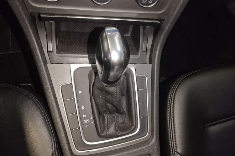 Used Volkswagen Golf 2016 230TSI Automatic Comfort Version
