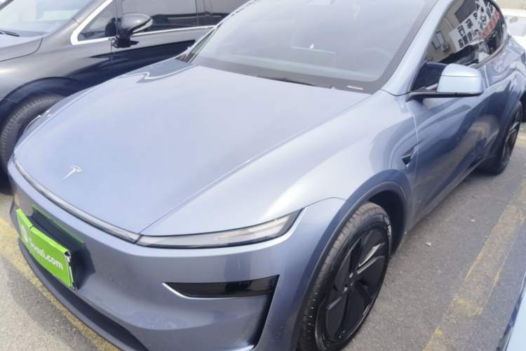 Used Tesla Model Y 2025 Rear-Wheel-Drive Version