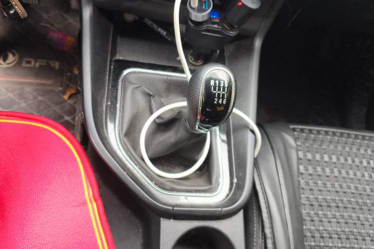 Used Dongfeng Fengon S560 2021 1.5T Manual Urban Model Gear Lever