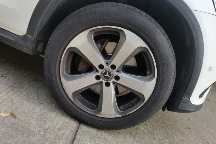 Used Mercedes-Benz GLC  Right Front Wheel Hub