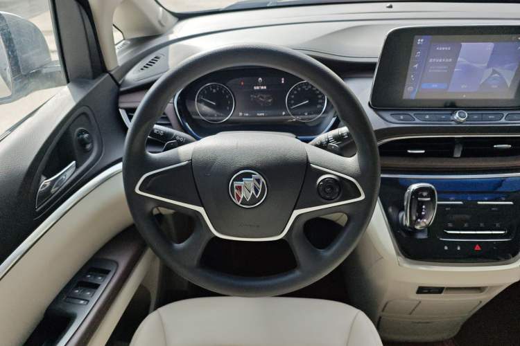 Used Buick GL8 2022 Land Cruiser Executive Class 652T Comfort Model Steering Wheel