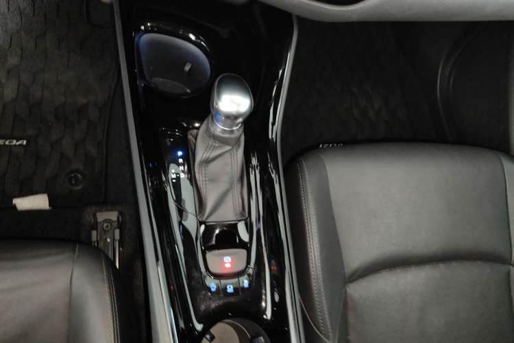 Used Toyota IZOA 2018 2.0L Yichi Edition China V Standard