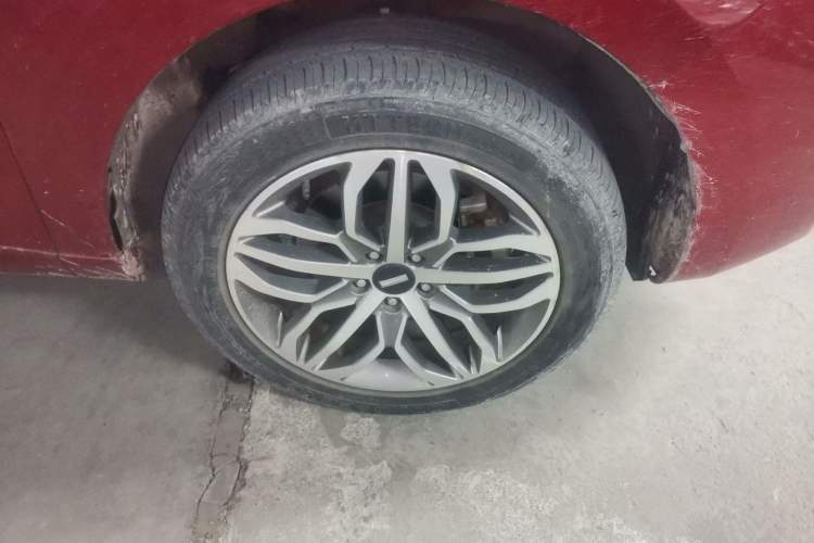 Used Wey VV5 2017 2.0T Ultra-Luxury Version Right Front Wheel Hub