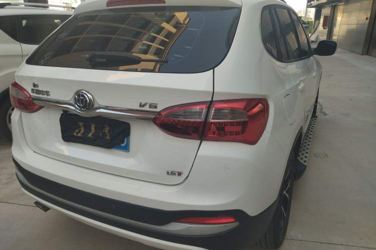 Used Brilliance V5 2014 1.5T Automatic Two-Wheel Drive Sport Model Rear Right 45 Deg