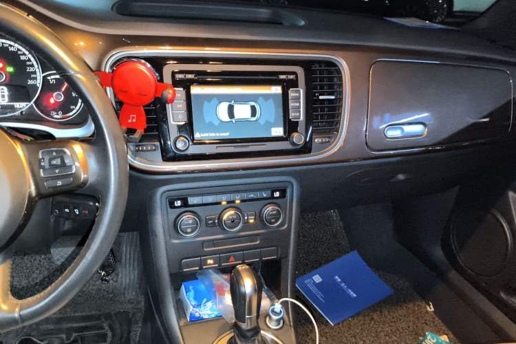 Used Volkswagen Beetle 2014 1.2TSI Comfort Model Audio And AC Panel