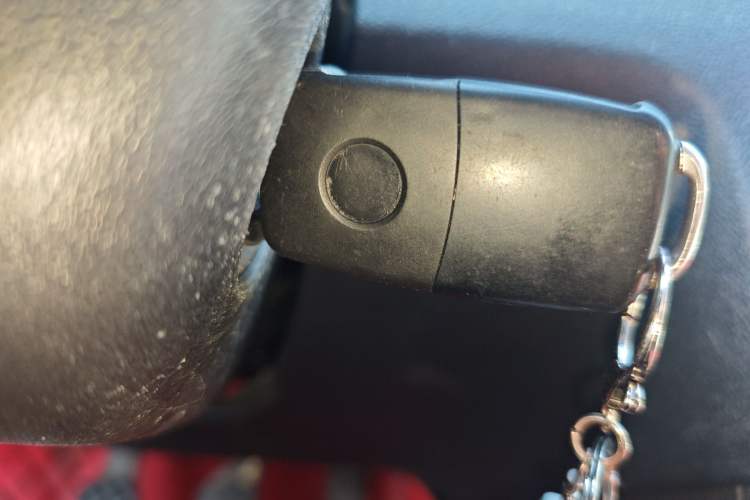 Used Volkswagen Jetta 2015 Zhuihui Edition 1.6L Manual Comfort Model Vehicle Key