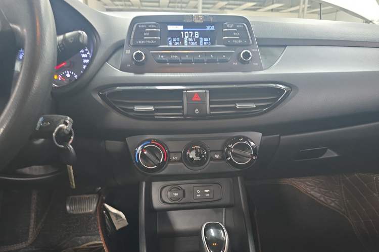 Used Hyundai Celesta 2018 1.6L Automatic GL Enjoyment Version China V Standard
