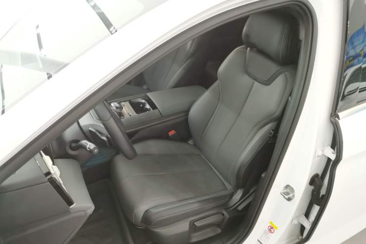 Used BYD Qin L 2025 DM-i Smart Drive 80KM Leading Model