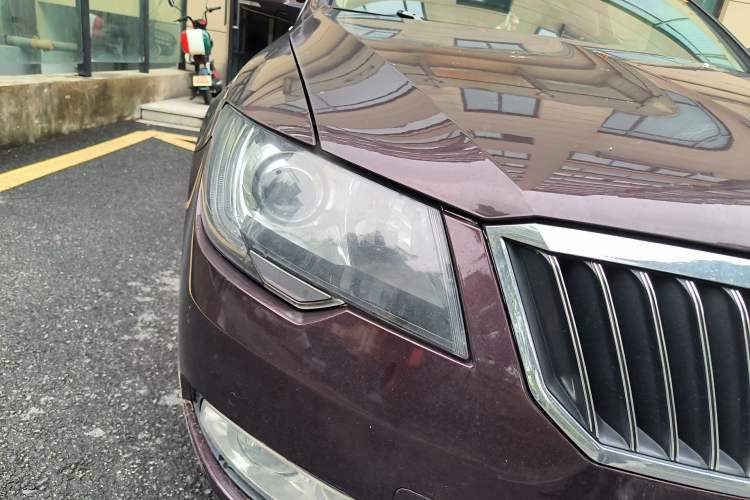 Used Skoda Superb 2013 1.8TSI Automatic Yashi Edition Right Front Headlight