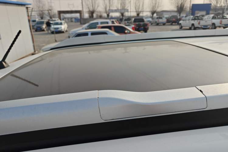 Used Dongfeng Fengdu MX6 2016 2.0L CVT Two-Wheel Drive Dream Edition
