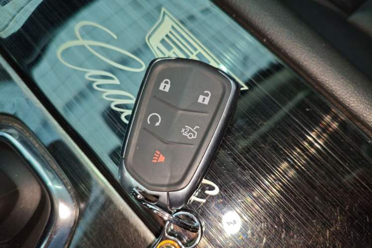 Used Cadillac XT5 2018 25T Luxury Model
