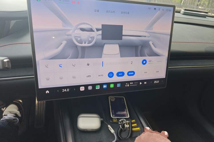 Used Xiaomi Auto SU7 2024 Four-Wheel Drive Ultra-Long Range Advanced Intelligent Driving Max Edition
