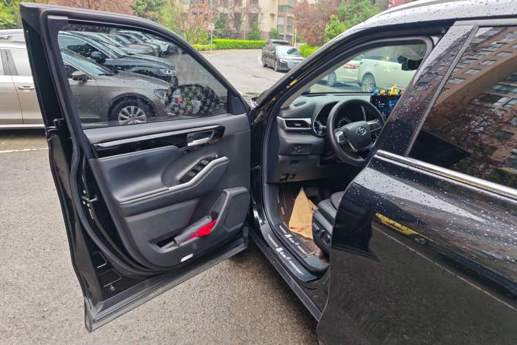 Used Toyota Highlander 2022 Dual-Engine 2.5L Four-Wheel Drive Prestige Version 7 Seats Driver Seat