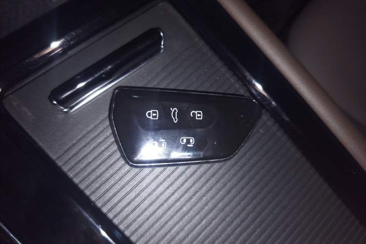 Used Volkswagen Viloran 2024 330TSI Luxury Edition