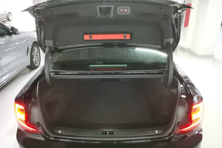 Used Volvo S90 2019 T5 Zhiyi Edition Trunk