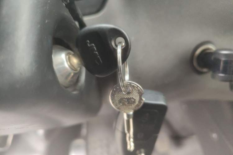 Used JMC Transit 2017 2.8T Commercial Version Short Wheelbase Mid-Roof 6/7/8-Seater JX493
