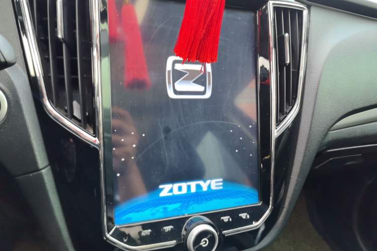 Used Zotye SR7 2016 1.5T CVT Cube Heart Edition China IV Standard
