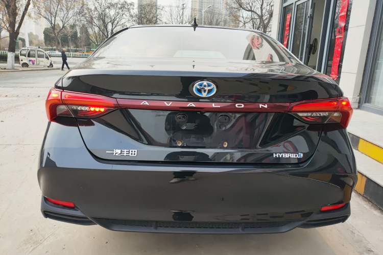 Used Toyota Avalon 2023 Dual-Engine 2.5L Luxury Edition Rear