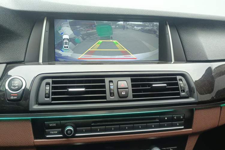 Used BMW 5 Series 2014 525Li Leading Model
