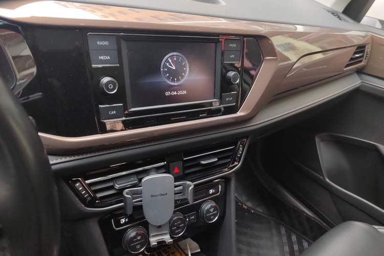 Used Volkswagen Tharu 2020 280TSI Two-Wheel Drive Comfort Edition China VI Standard Audio And AC Panel