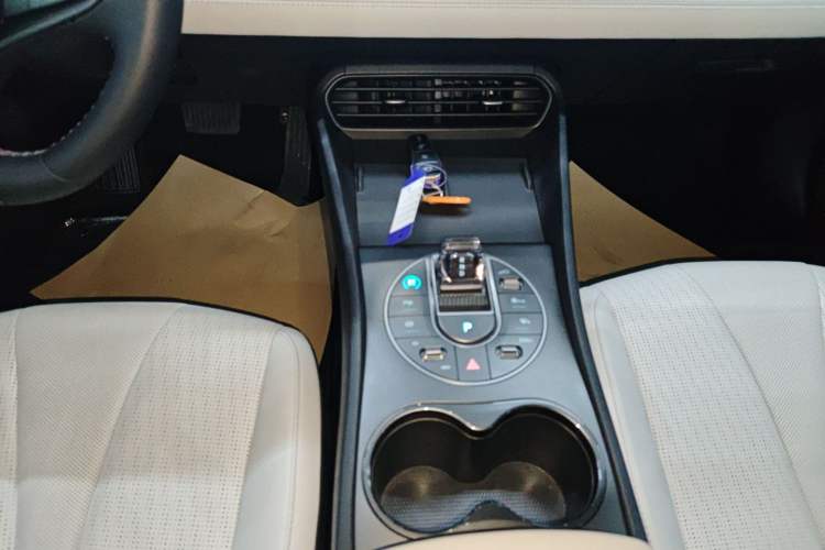 Used BYD Seal 05 DM-i 2025 DM-i Intelligent Drive 120KM Flagship Model Gear Lever