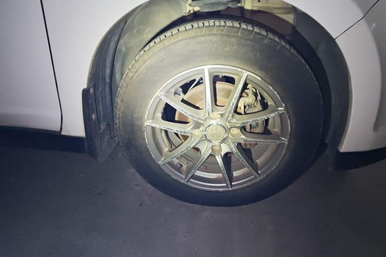 Used Venucia R50 2013 1.6L Manual Fashion Edition