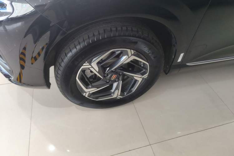 Used Hongqi HS3 2023 1.5T Two-Wheel Drive Shanwei Edition Left Front Wheel Hub