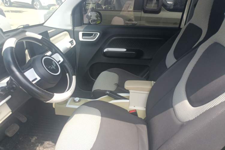 Used Wuling Hongguang MINIEV 2024 3rd Generation 215km Advanced Version Left Front Seat